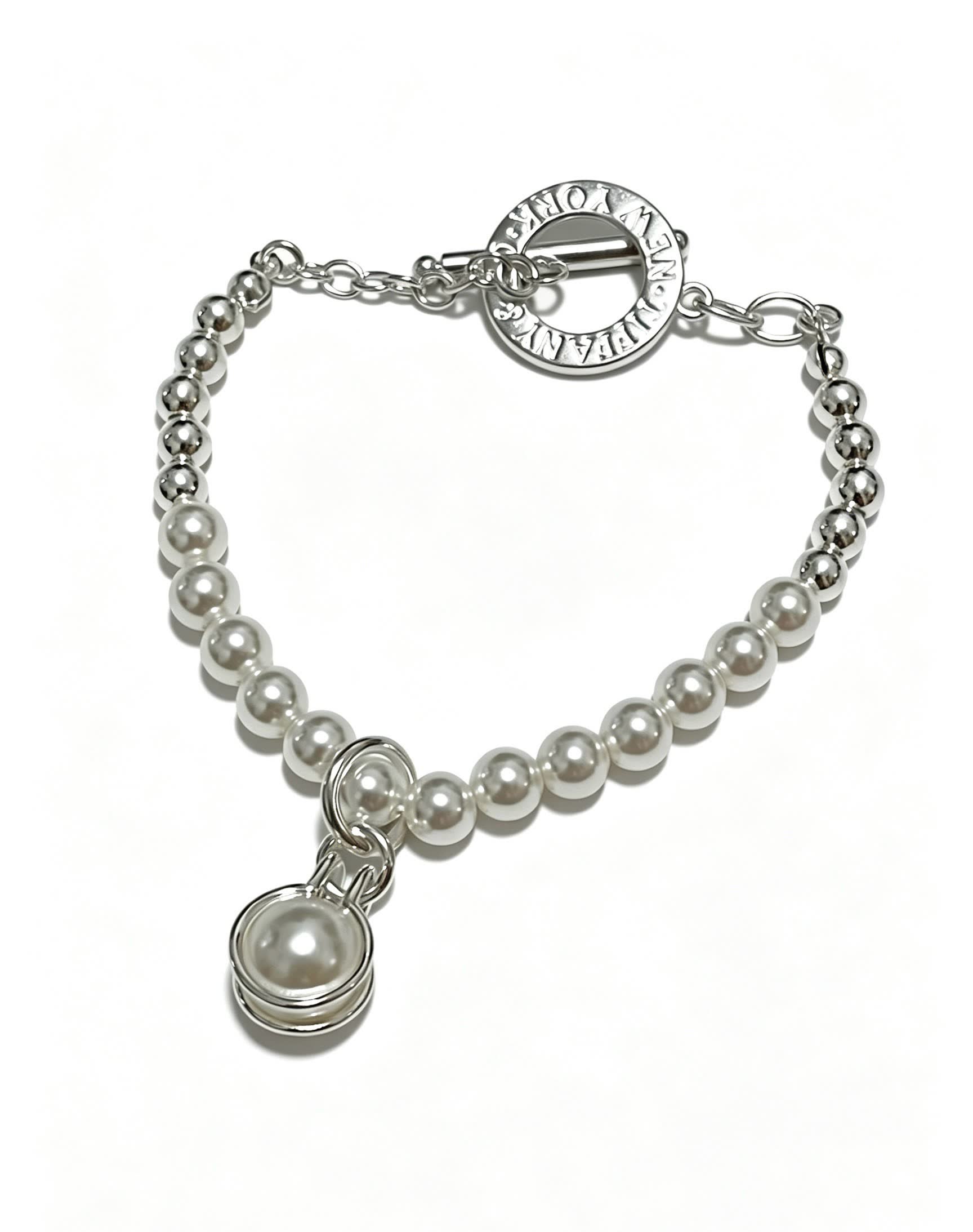 Tiffany & Co Elegant Silver Pearl Bracelet